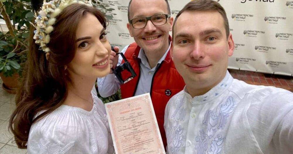 "В Верховной Раде можно встретить любовь": министр юстиции женил двух нардепов