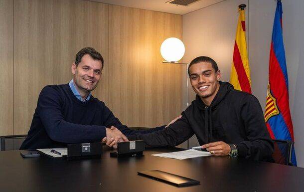 Барселона подписала контракт с Рональдиньо-младшим