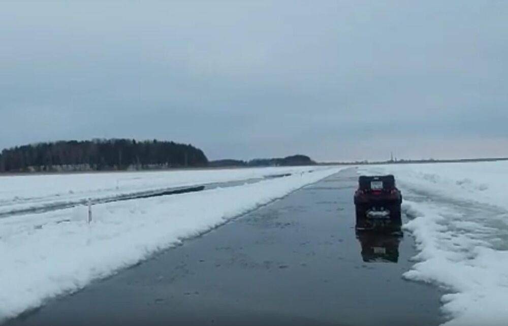 Жители сообщают об опасности ледовой дороги на Селигере
