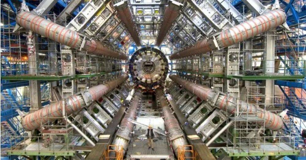 В Большом адронном коллайдере поймали призрачную частицу: впервые увидели нейтрино
