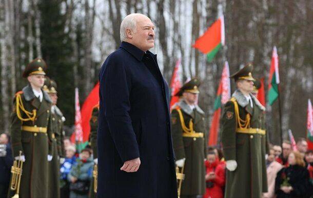 Лукашенко пригрозил "страшным ответом" на снаряды с обедненным ураном
