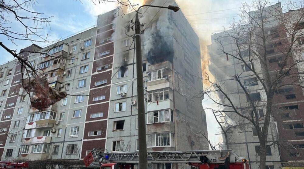 Ракетный удар по жилому дому в Запорожье: первые данные о пострадавших