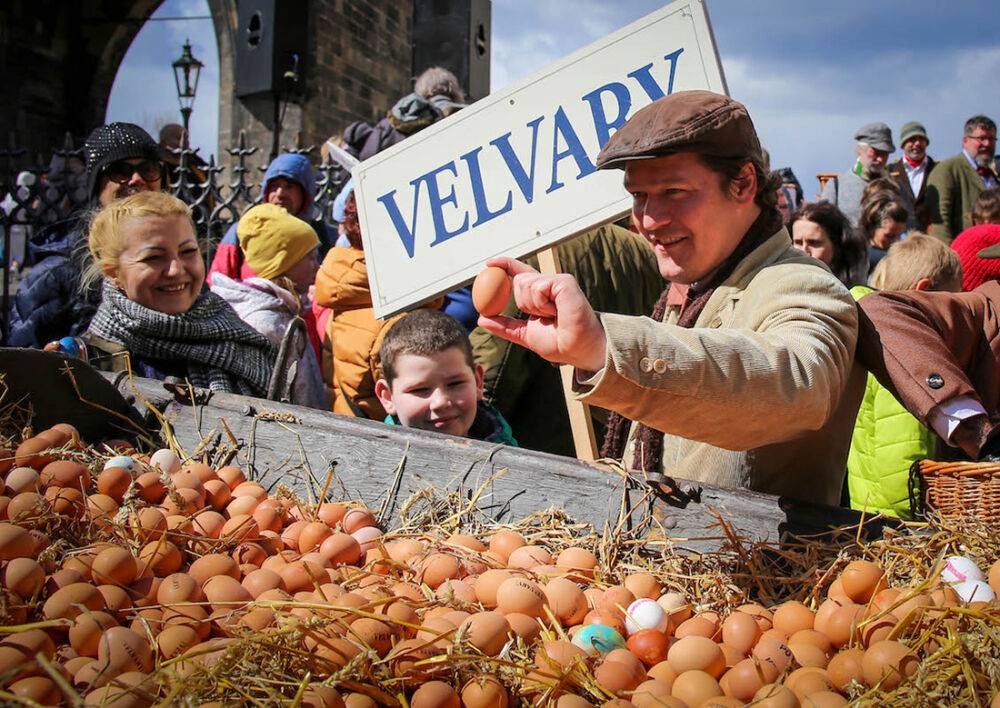 На Карловом мосту Праги оживет легенда о вареных яйцах