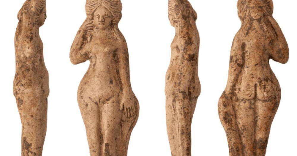 Обнаженная римская богиня любви. Археологи обнаружили статуэтку в яме мусора древних людей (фото)