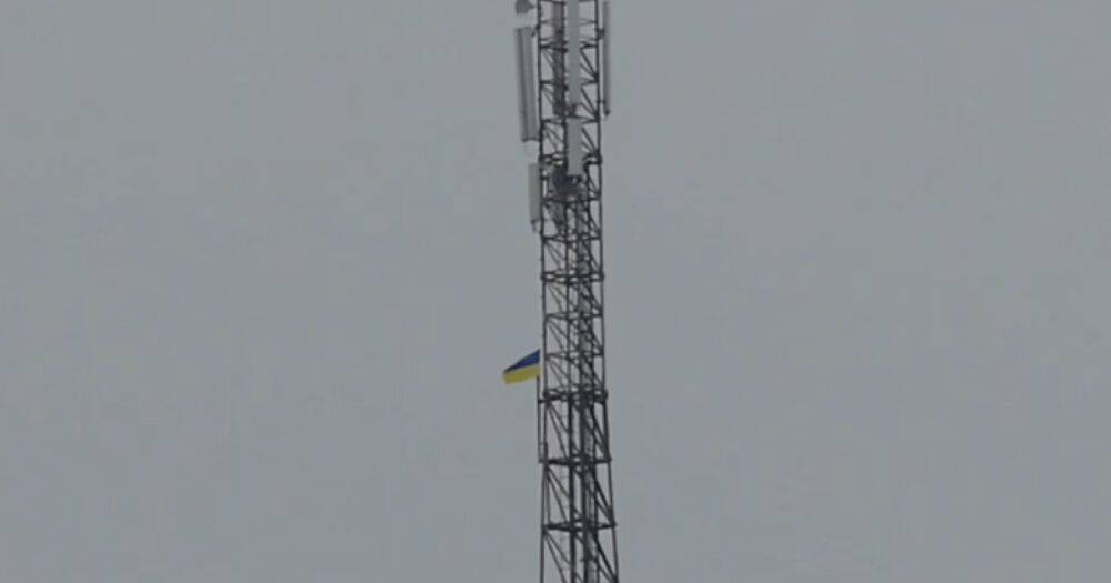 "Символ сопротивления": в Крыму вывесили украинский флаг, — ОК "Юг" (видео)