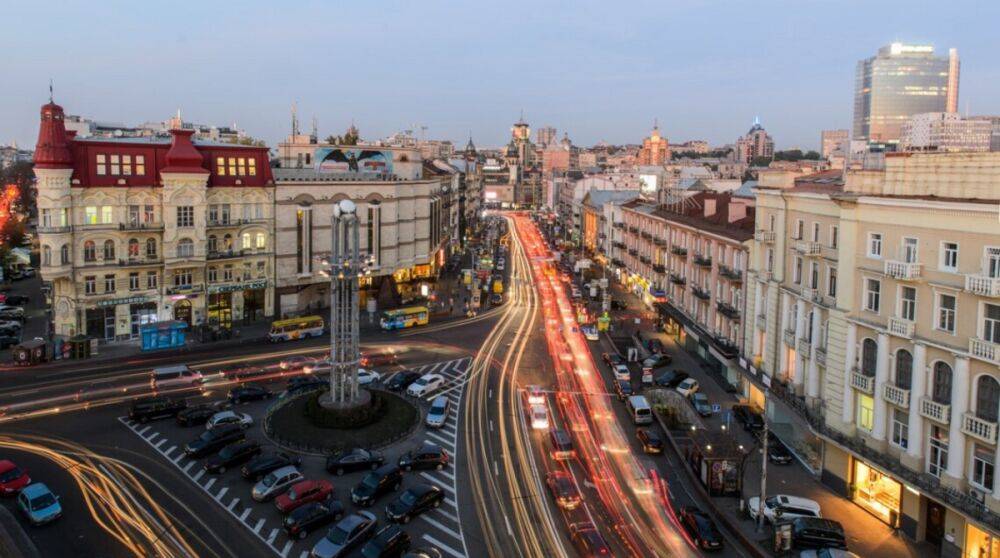 Киевсовет дерусифицировал площадь Льва Толстого и еще 15 столичных объектов