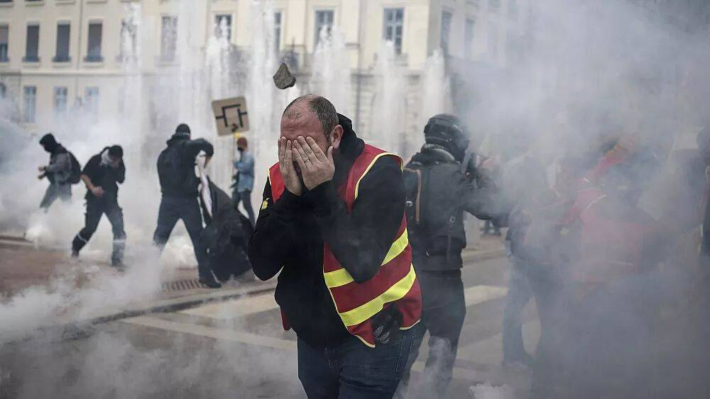 Гнев и непокорность: протесты во Франции становятся всё более массовыми и агрессивными