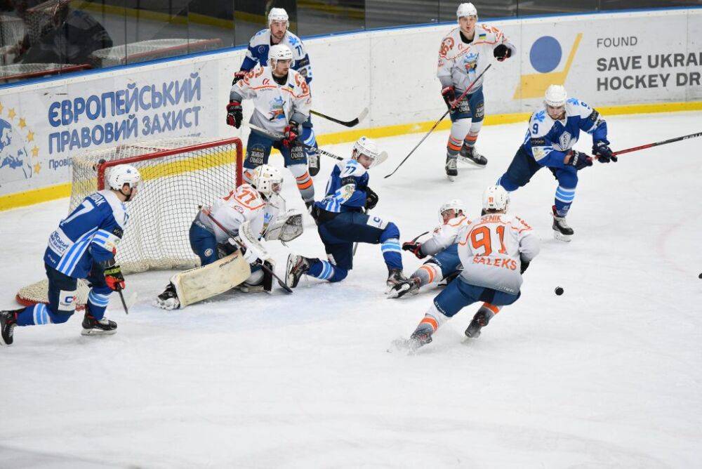 Сокол победил Кременчуг и сравнял счет в финальной серии чемпионата Украины по хоккею