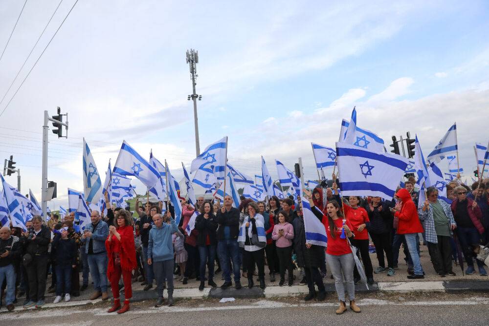 12-я протестная суббота в Израиле. Полиция Тель-Авива готовится защищать демонстрантов