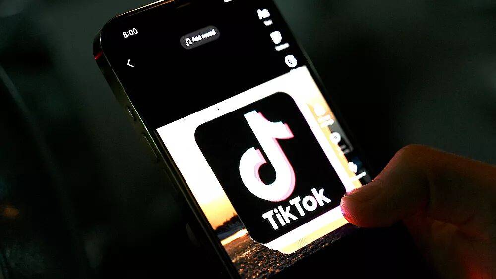Французские чиновники лишились TikTok и Candy Crush