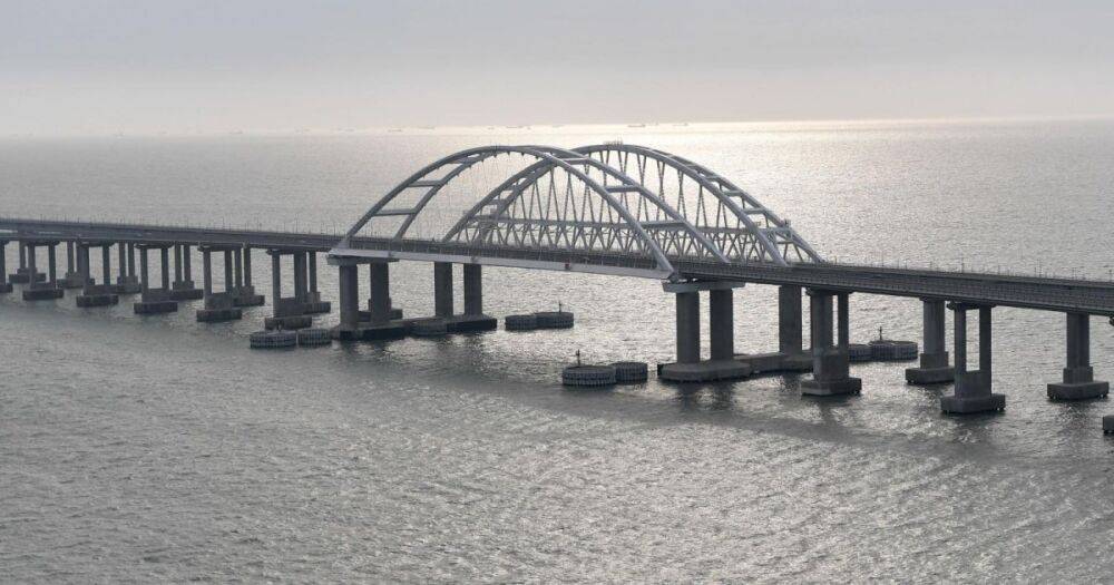 "Из-за туристов": оккупанты хотят усилить охрану Крымского моста