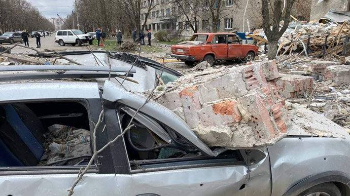 Россияне обстреляли Славянск: есть погибший и раненые, продолжается разбор завалов