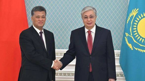 Президент Казахстана встретился с лидером Синцзяна, которого связывают с репрессиями против уйгуров