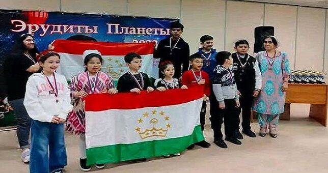 10 школьников из Таджикистана приняли участие в международной олимпиаде