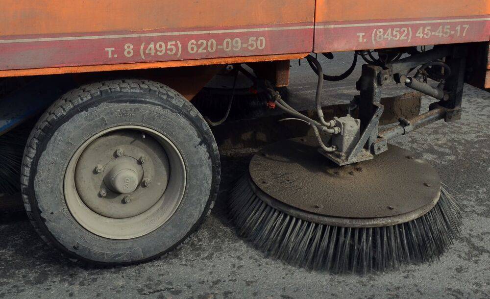 В Твери начинается механизированная уборка дорог после зимы