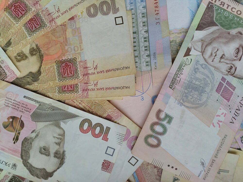 Пенсии в Украине 2023 - кто имеет право на надбавку 500 гривен