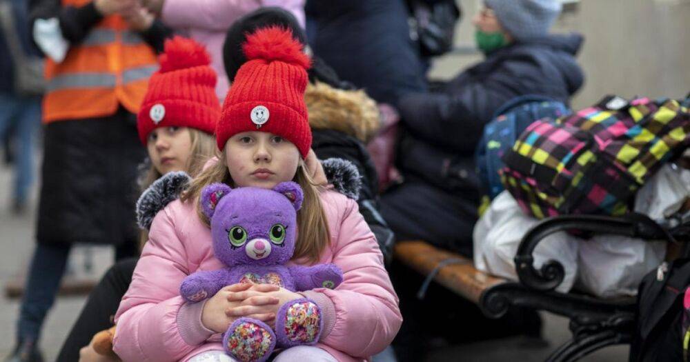 Не только из Бахмута: в Киеве предлагают насильно эвакуировать детей из зон боевых действий