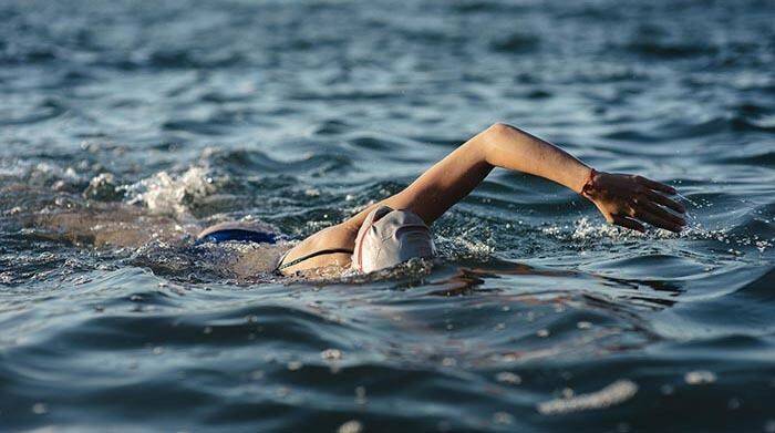 Пловчиха-экстремалка из Гессена переплыла опасный пролив Кука в Новой Зеландии