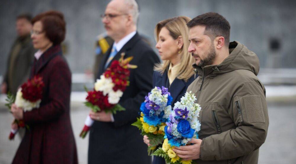 Зеленский прибыл во Львов: почтил память погибших воинов и провел переговоры с президентом Латвии
