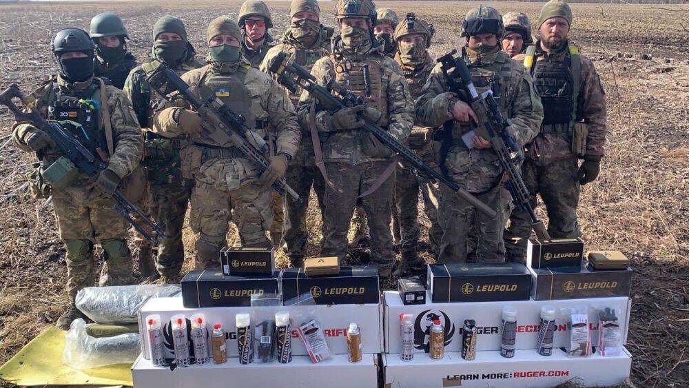Волонтеры Юрий Голик и Александр Карпюк отдержали украинских военных: переданы снайперские винтовки