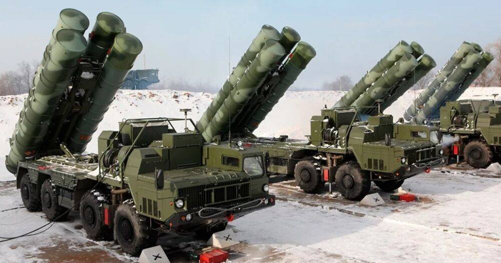 Опасность с севера: Россия доставила в Беларусь новую партию ракет для ЗРК С-300/400, — СМИ
