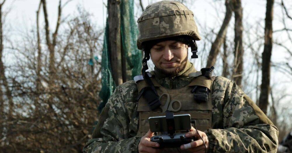 На горячие участки фронта: украинские военные получили 300 беспилотников Mavic 3T