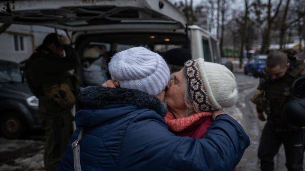 В Купянске объявлена эвакуация детей и инвалидов – к городу приближаются российские войска