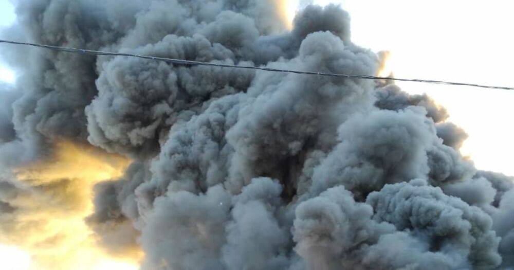 В Белгородской области раздались взрывы, местные власти заявляют о "работе ПВО"
