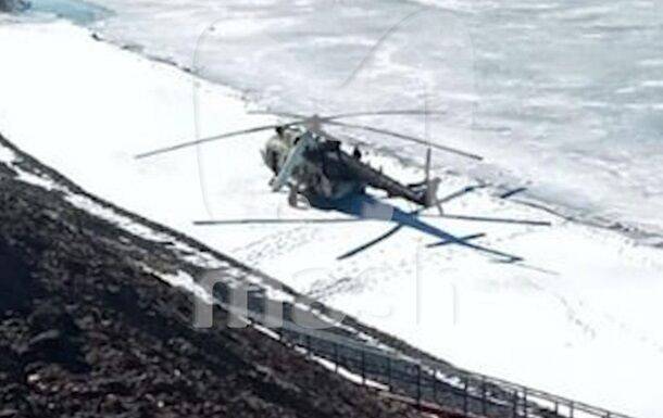 В РФ заявили об аварийном приземлении вертолета Ми-8