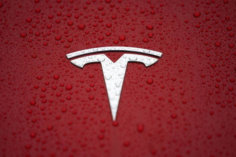 Tesla снова снизила цены на автомобили