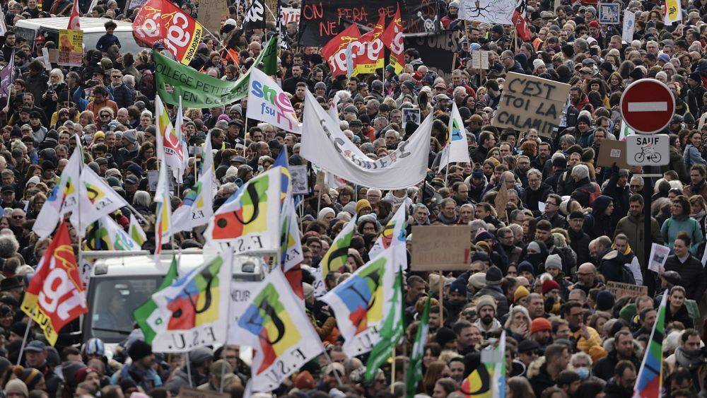 Общенациональная забастовка во Франции: профсоюзы намерены продолжить протест