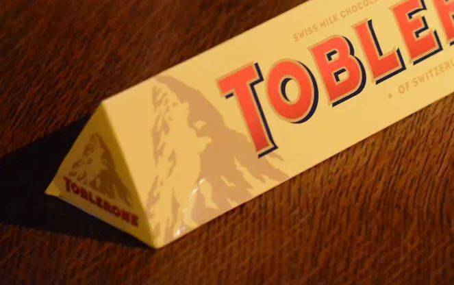 С упаковок швейцарского шоколада Toblerone пропадет изображение альпийского пика Маттерхорн