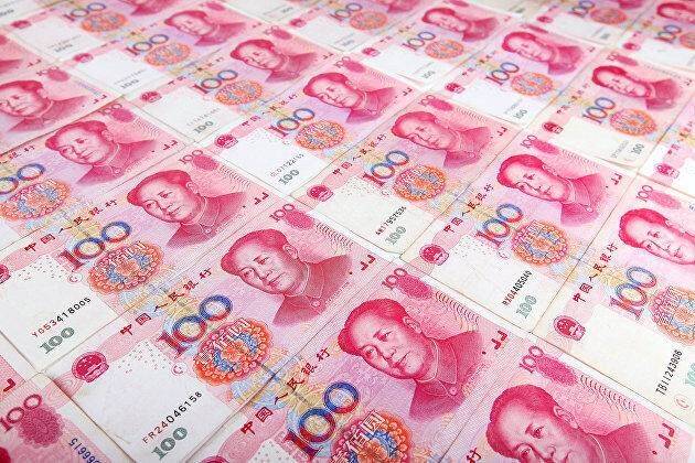 Китайский юань снизился на данных по инфляции в стране в четверг