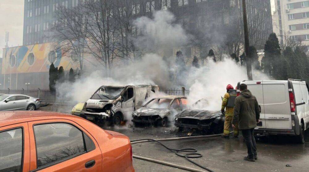 Ракетный удар по Киеву: появились фото последствий