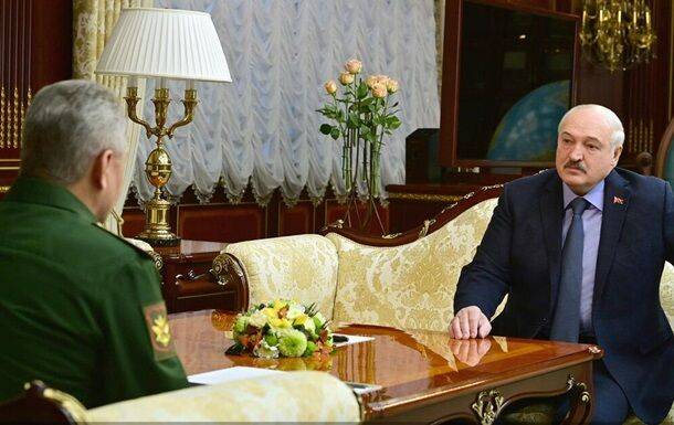 Лукашенко проводит переговоры с Шойгу в Минске
