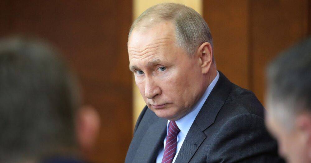 Путин страдает острыми головными болями, зрение затуманено, а язык немеет, — The Mirror