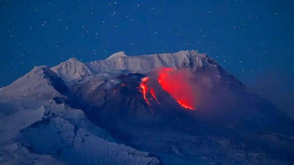 Извержение Шивелуча: код авиационной опасности — "красный"