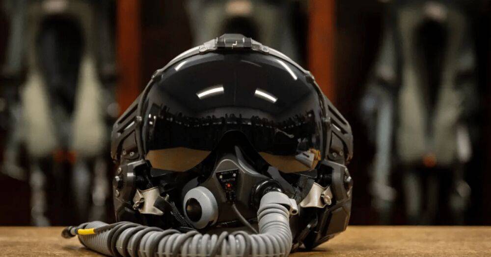 Летчики истребителя F-22 Raptor получили шлемы следующего поколения: в чем особенности