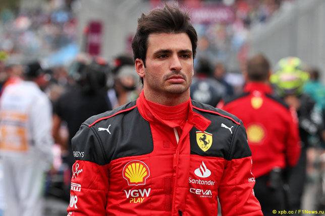 Карлос Сайнс недоволен критикой в адрес Ferrari