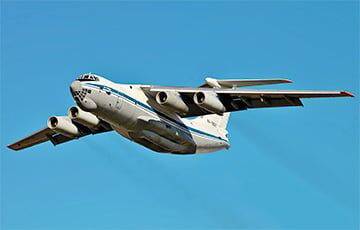 На аэродром «Мачулищи» прилетел российский транспортный самолет Ан-72