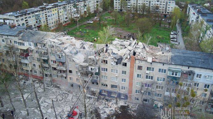 Зеленский: Удар по Славянску повредил более 50 домов