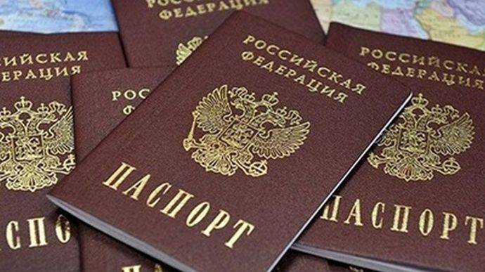 На Херсонщине оккупанты угрожают депортировать жителей, которые не возьмут паспорт РФ – Генштаб