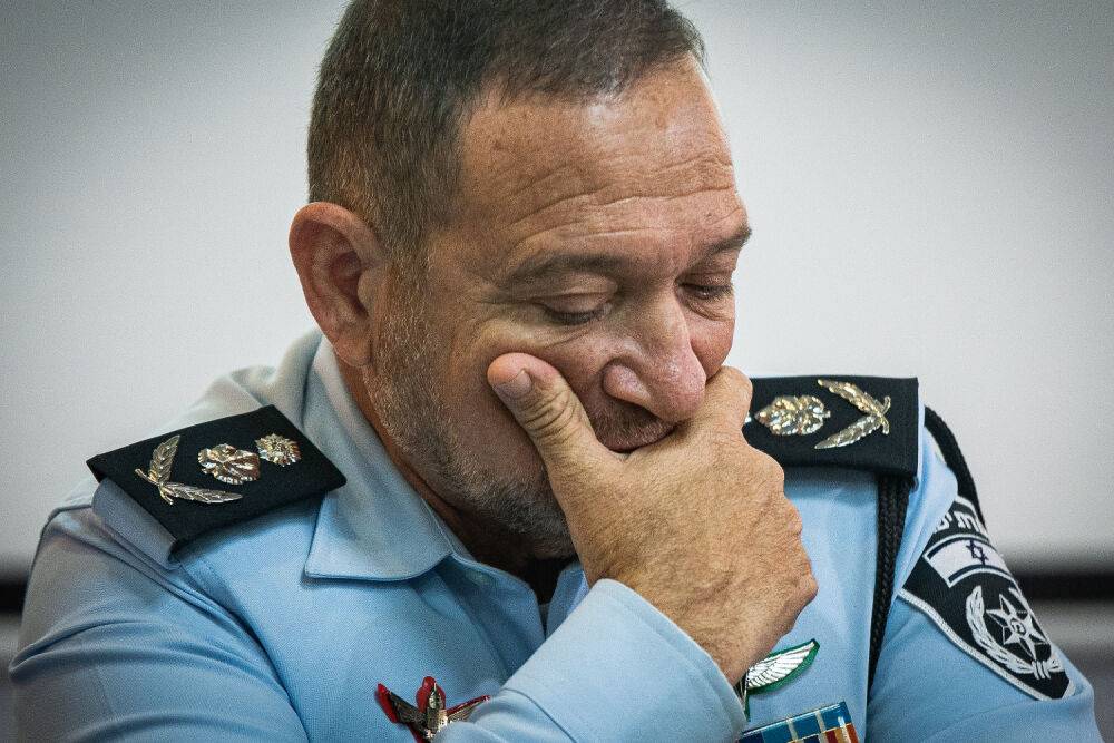 Начальник Тель-авивского округа полиции обостряет конфронтацию с начальством
