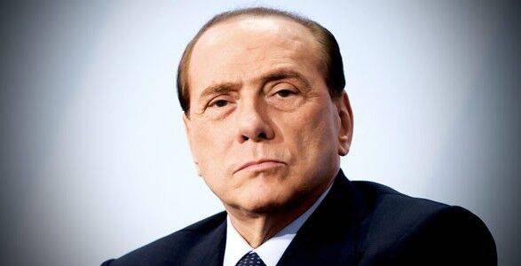 Госпитализированного из-за пневмонии Берлускони перевели из реанимации в обычную палату