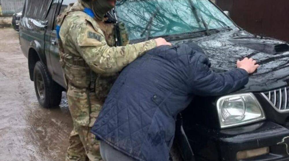 Помогал перебрасывать военные эшелоны в Украину: задержали «экс-начальника вокзала Херсона»
