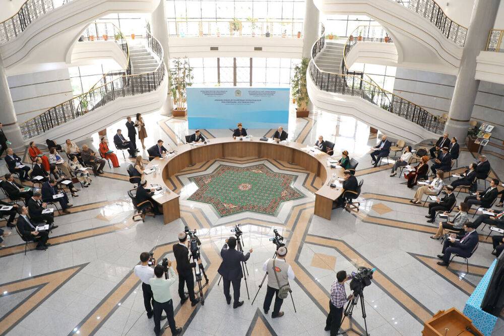 МИД Туркменистана провел круглый стол на тему борьбы с фейковыми новостями и «насаждением чуждых ценностей»