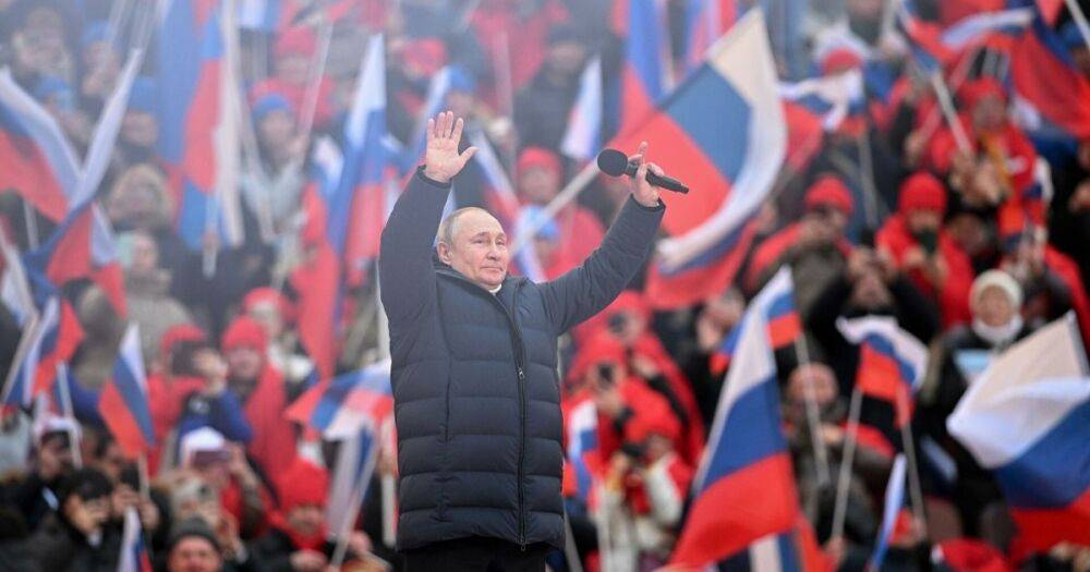 "У него нет двойников": эксперт объяснил визиты Путина на оккупированные территории Украины