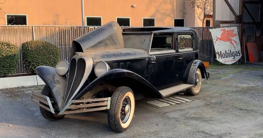В заброшенном сарае обнаружен уникальный 89-летний лимузин Ford за $200 000 (видео)