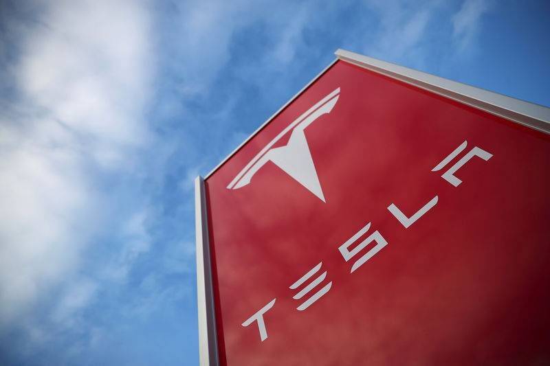 Tesla снизит цены в шестой раз
