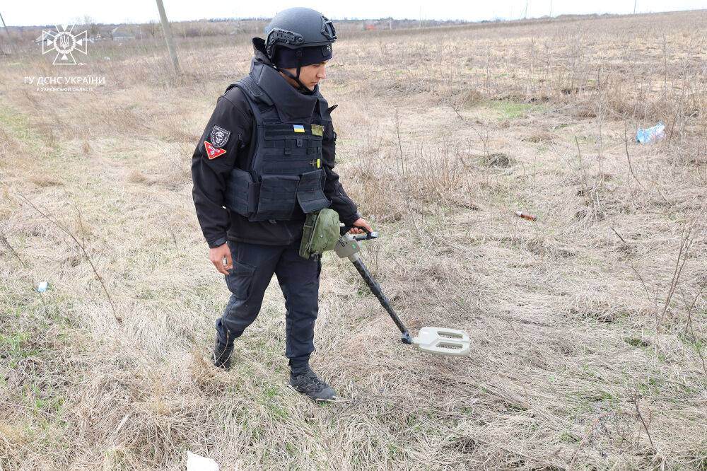 Работа саперов на Харьковщине: от поиска вражеских мин — до их подрыва (видео)